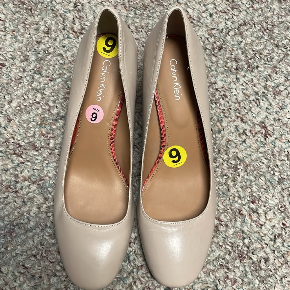 Calvin Klein block heels - Picture 2 of 8